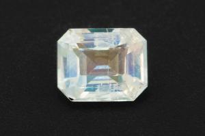 Радужный Лунный камень 1,41 карат