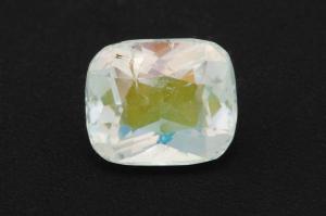 Радужный Лунный камень 1,52 карата