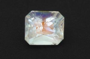 Радужный Лунный камень 1,77 карат