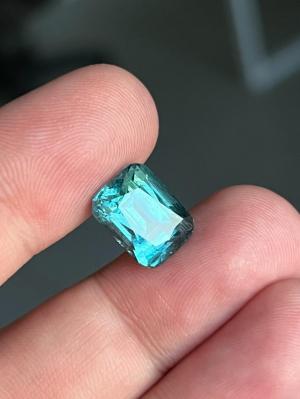 Зеленовато-синий Турмалин 7.54 карата